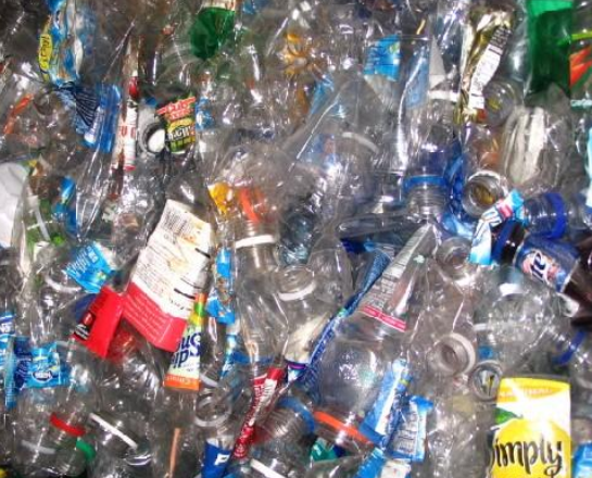 废旧塑料瓶回收